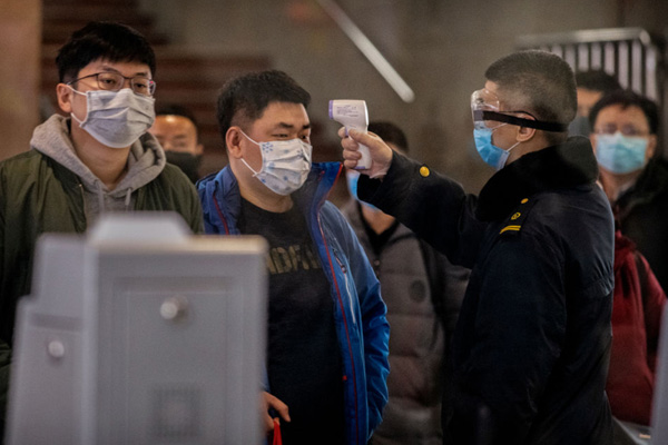 Koronavirüs: Çin’de ölü sayısı 170, enfekte ise 8 bine yaklaştı