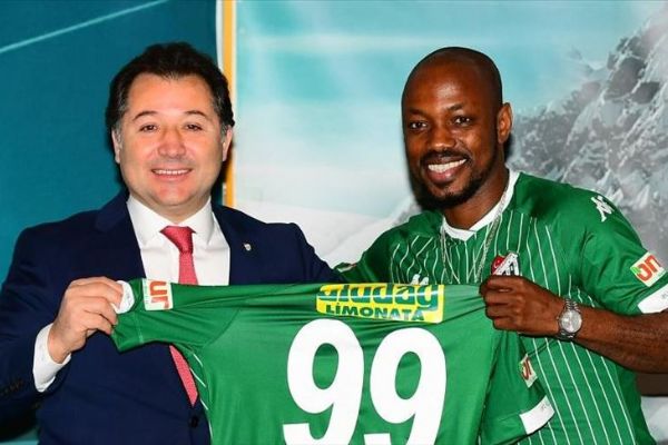 Bursaspor, Traore ile sözleşme imzaladı