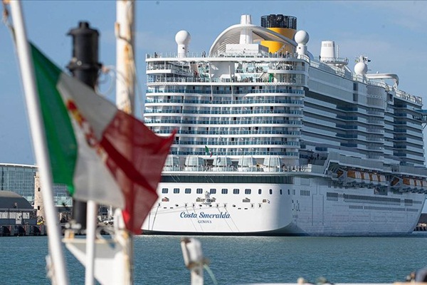 Koronavirüs şüphesi! Yolcu gemisi karantinaya alındı