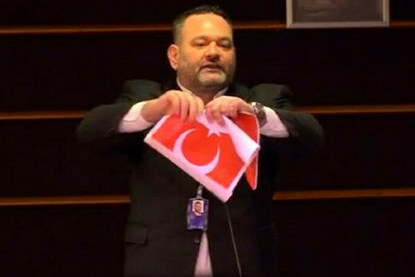 MSB'den Yunan vekile sert tepki: Çaresiz, şımarık çocuklara al sancağımızın gücünü göstereceğiz