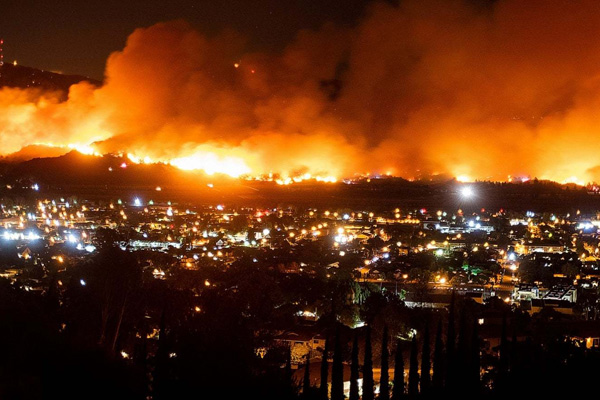 Avustralya yangınlarla boğuşuyor: Olağanüstü hâl ilan edildi