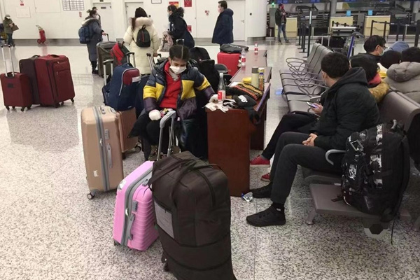 Vuhan'daki Türkler havalimanına ulaştı