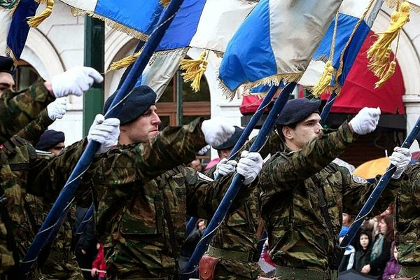 Yunanistan askeri üslerini ABD’ye açtı