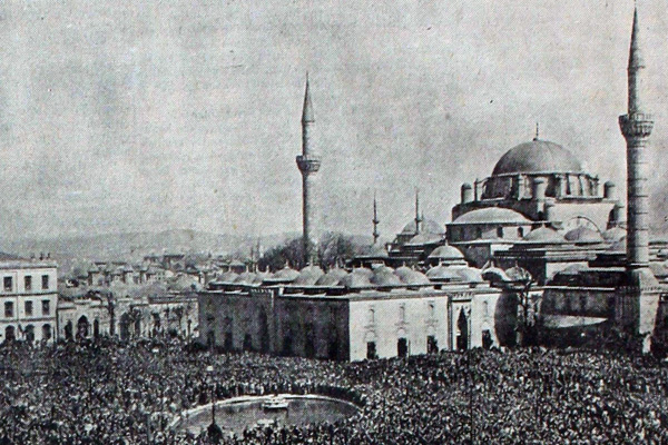 Ezan Türkçe duyuldu: Tanrı uludur, Tanrı uludur