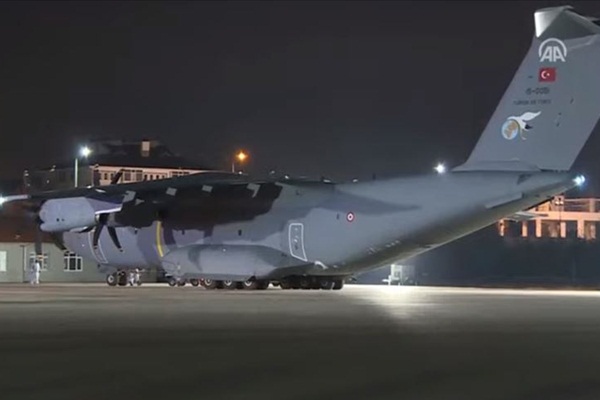 Vuhan'dan Türk vatandaşlarını tahliye eden uçak Ankara'ya indi