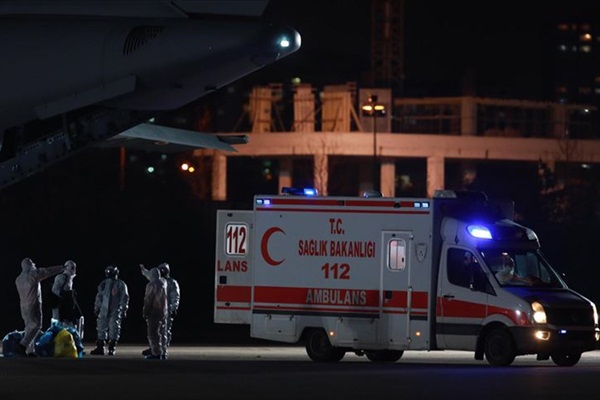 Sağlık Bakanı Koca:  Yolcularımızın hiçbirisinde hastalık belirtisi yok