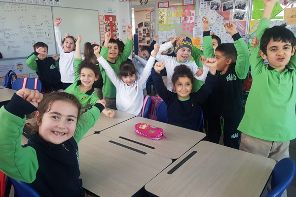 Koronavirüs: Sağlık Bakanlığı okullarda bilgi notu dağıtacak