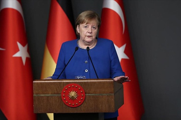 Merkel, göçle mücadelenin yeniden başlatılmasını istiyor