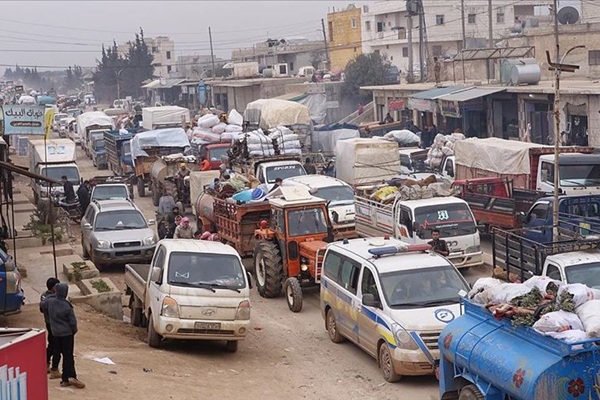 İdlib'de iki günde 40 bin sivil daha yerinden edildi