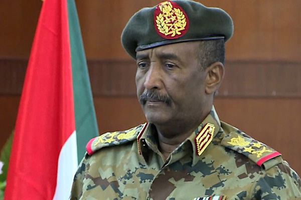 Sudanlı general Abdulfettah el-Burhan: Halkın çıkarlarını korumak için İsrail Başbakanıyla görüştüm