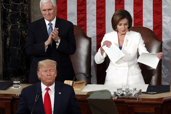 'Birliğin Durumu' konuşmasında Trump ve Pelosi arasında gerilim