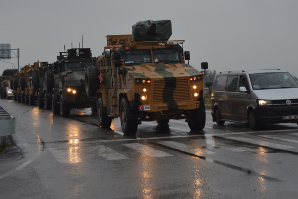 Suriye sınırına askeri araç sevkiyatı