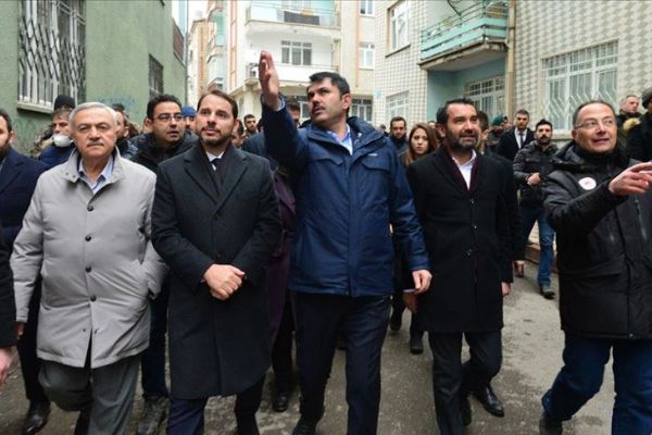 Bakanlar Albayrak ve Kurum deprem bölgesinde inceleme yaptı
