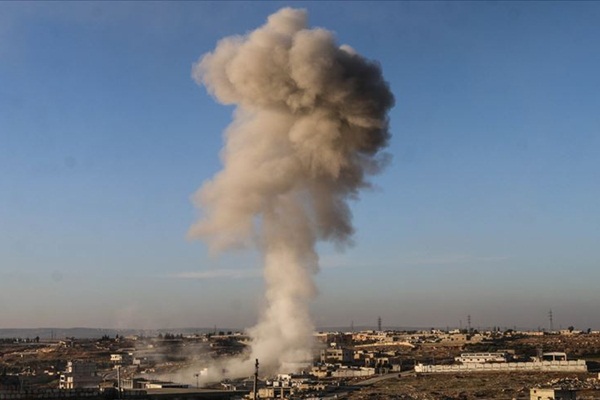 Rusya ve Esed rejiminden İdlib'e hava saldırıları: Ölüler var
