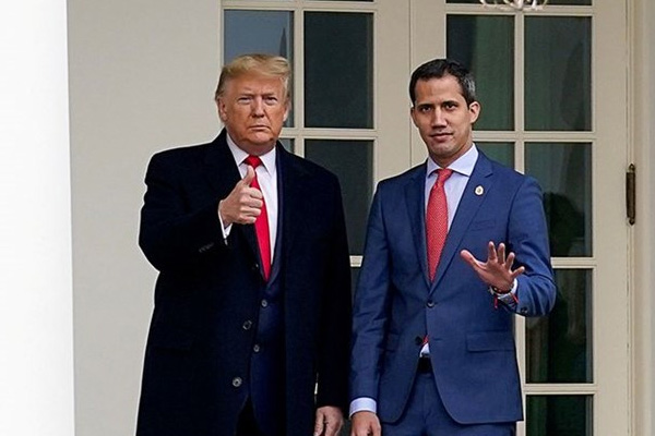 Trump, Guaido'yu Beyaz Saray'da ağırladı