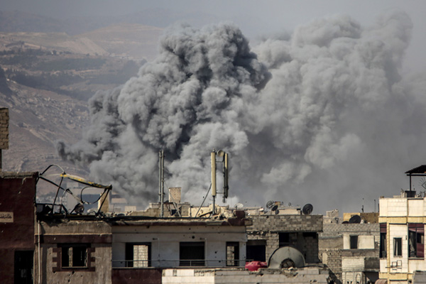 Esed rejimi duyurdu: İsrail uçakları Şam'ı bombaladı