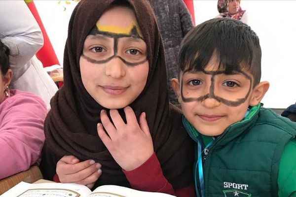 Depremzede çocukların gönüllerine dokunuyorlar