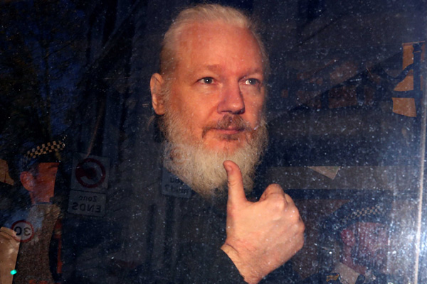 Almanya'dan Julian Assange çağrısı