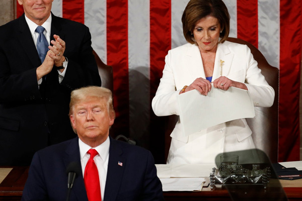 Trump'tan konuşma metnini yırtan Pelosi'ye sert tepki