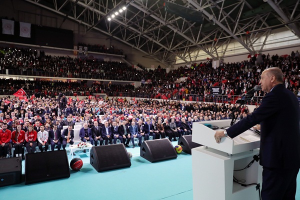 Erdoğan açıkladı! Türkiye'yi temsil eden sporculara burslu eğitim imkanı
