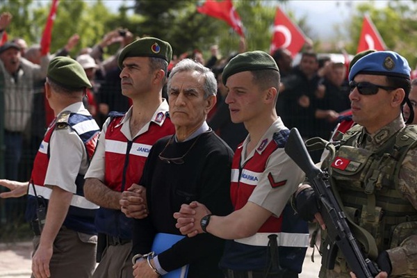 Akın Öztürk'ün emir astsubayı hakkında karar