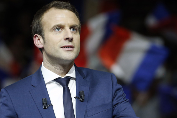 Macron'un popülaritesi yüzde 24'e düştü