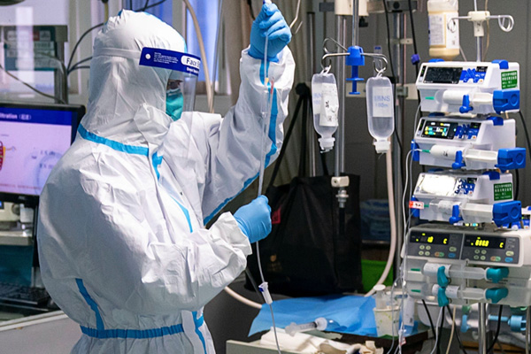 Koronavirüs salgını giderek yayılıyor: Ölü sayısı 909'a yükseldi