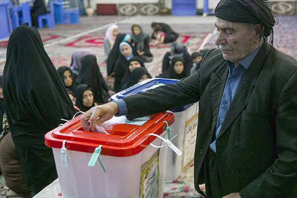 'İran'da seçimleri boykot çağrısı karşılık bulmayacaktır'