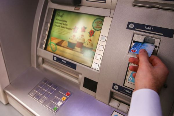 Bankaların aldıkları ücret ve komisyonlar yeniden düzenlendi