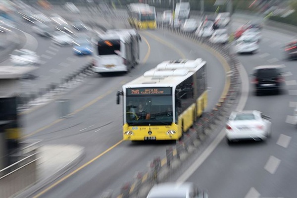 İstanbul'da zamlı ulaşım başladı