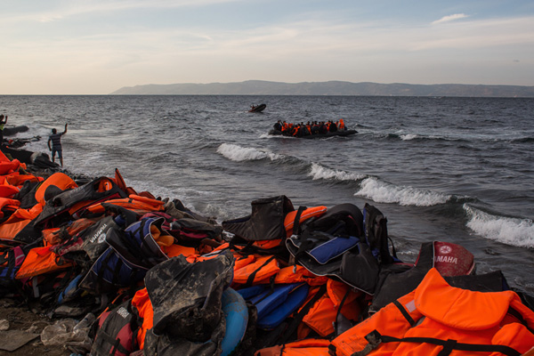 Yunanistan Göç Bakanı Notis Mitarakis: Yüzen bariyerler işe yararsa kullanacağız