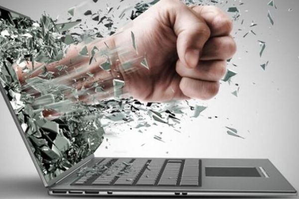 Siber zorbalık nedir? Siber zorbalık nasıl önlenir?