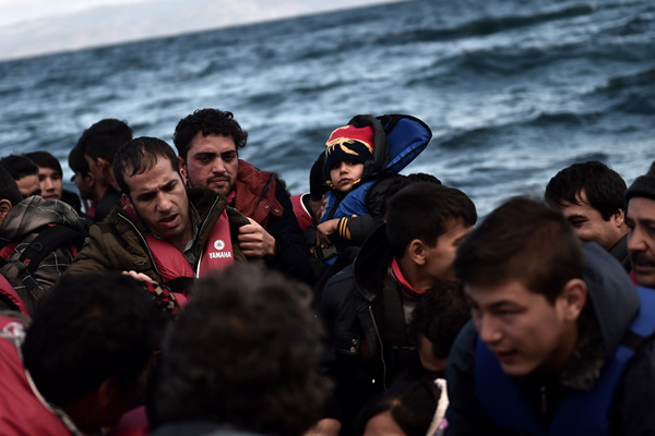 Atina haftada 200 göçmeni geri göndermeyi hedefliyor