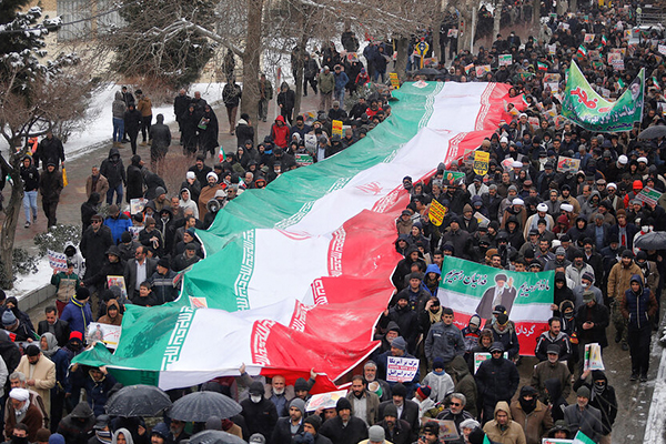 İran halkı, 'İslam Devrimi'ni kutluyor