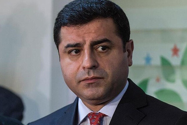 Demirtaş köşe yazarlığına başlıyor