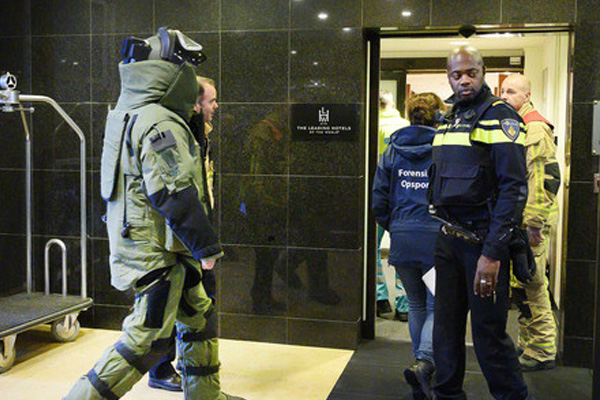 Hollanda'da peş peşe patlamalar