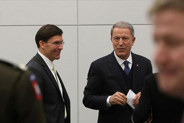 Bakan Akar, NATO Karargahı'nda ABD'li mevkidaşıyla görüştü