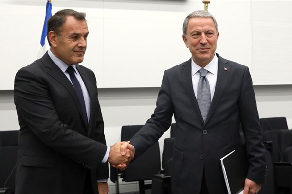 Bakan Akar, Yunanistan Savunma Bakanı ile görüştü