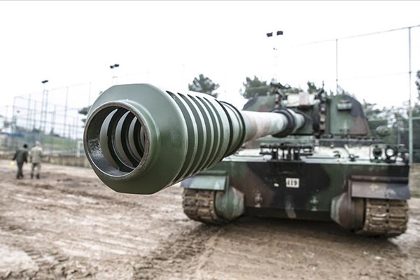 Suriye sınırına tank ve Fırtına obüsü takviyesi