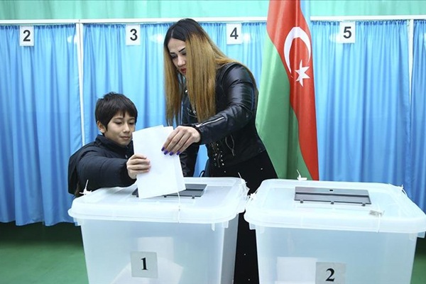 Azerbaycan'daki seçimde 4 bölgede sonuçlar iptal edildi