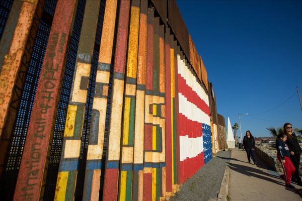 Pentagon'dan Meksika sınırına duvar için 3,8 milyar dolar fon