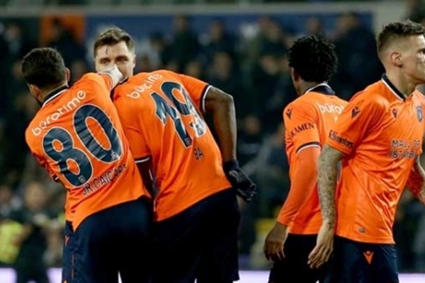 Başakşehir, Beşiktaş'ı Demba Ba'nın golüyle yendi