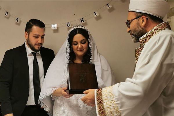 Danimarka'da Türk imamlar resmi nikah kıymaya başladı