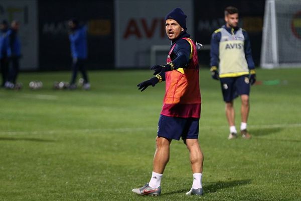 Emre Belözoğlu'nın sol bacağında yırtık tespit edildi