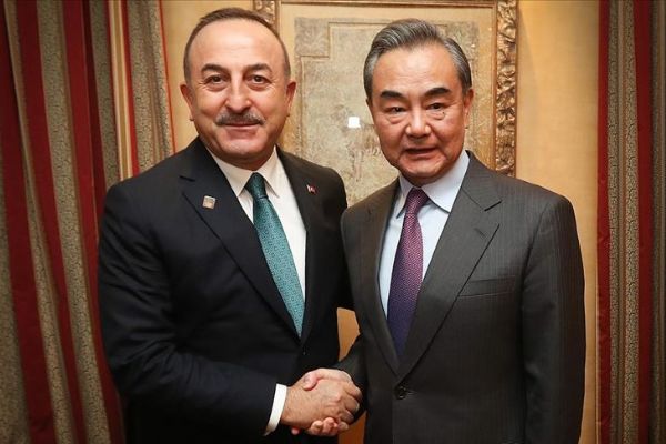 Çavuşoğlu Çinli mevkidaşı Vang ile Uygur Türklerinin durumunu görüştü