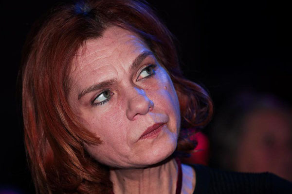 Yazar Aslı Erdoğan, Türkiye’ye dönmeyi reddetti