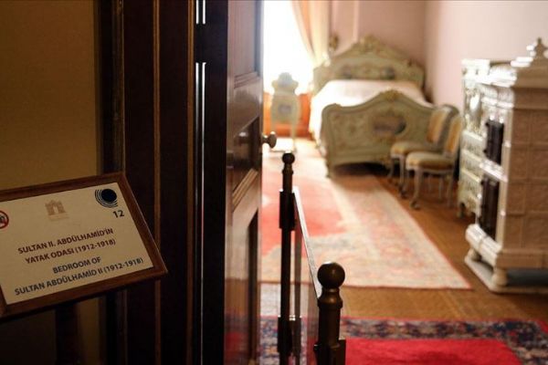 Sultan 2. Abdülhamid Han son yıllarını bu sarayda geçirdi