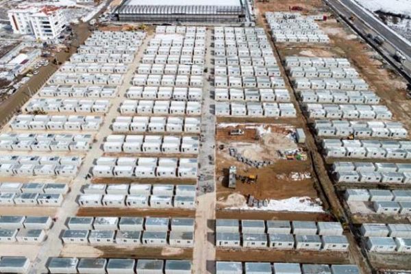 Elazığ ve Malatya'da depremzedelerin mağduriyetinin hızla giderilmesi için çalışmalar aralıksız sürüyor