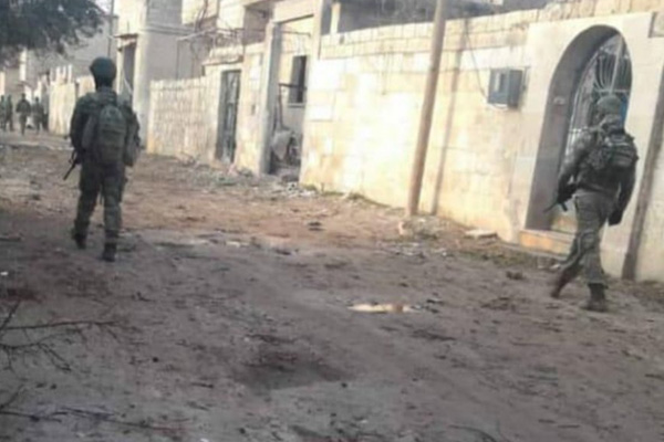 Türk askerleri İdlib sokaklarında