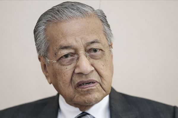 Malezya Başbakanı Mahathir kasımdan sonra görevini devredeceğini açıkladı